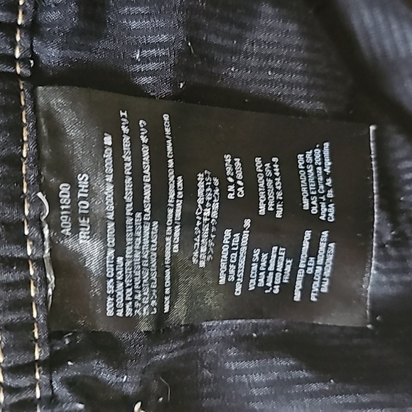 Volcom shorts - Picture 5 of 8